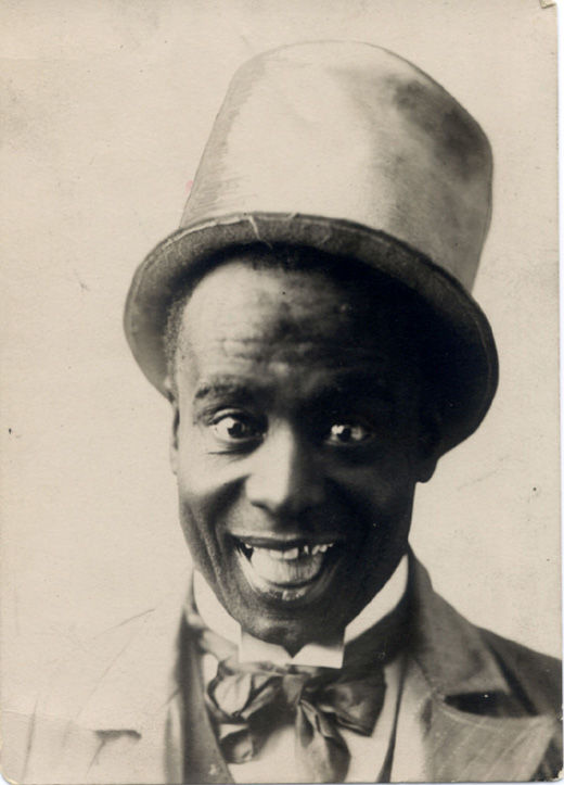 Ernest Hogan in costume as "The Oyster Man"